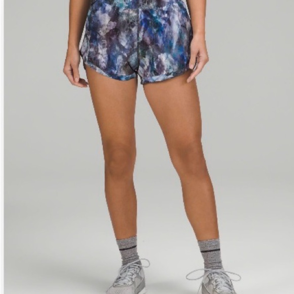 Lululemon Track That High Rise 3” size 4